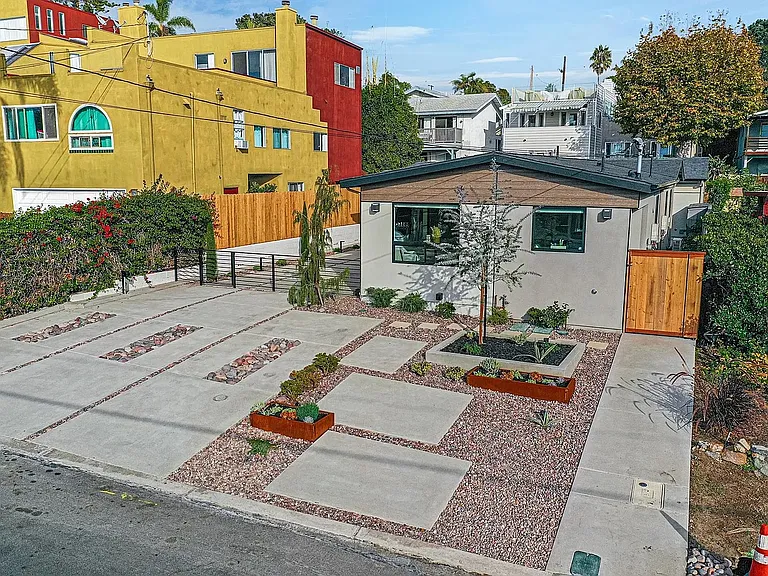262 Barbara Ave — Photo 28
