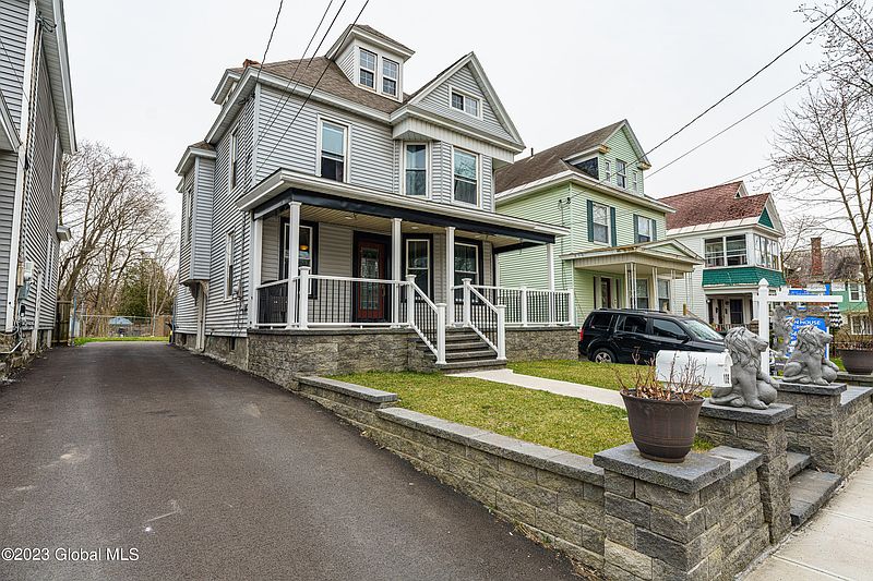 3rd image of 139 Elmer Avenue