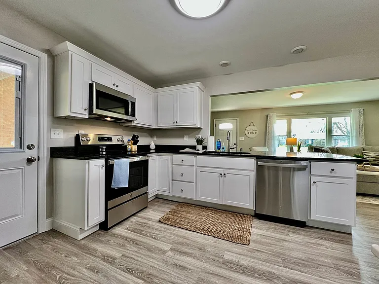 304 Sycamore Rd — Photo 24