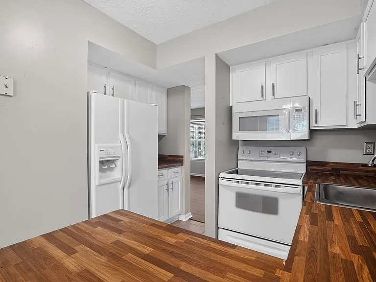 6003 Bobcat Ct — Photo 4