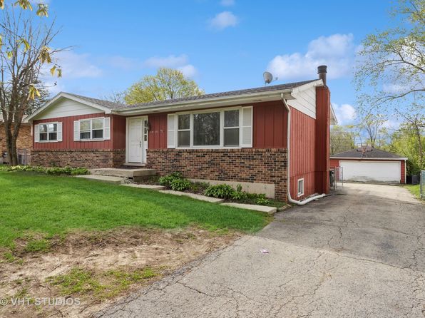 27W073 Jewell Rd, Winfield, IL 60190