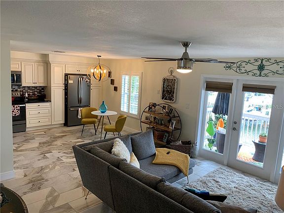 5th image of 4814 Beach Dr SE APT D