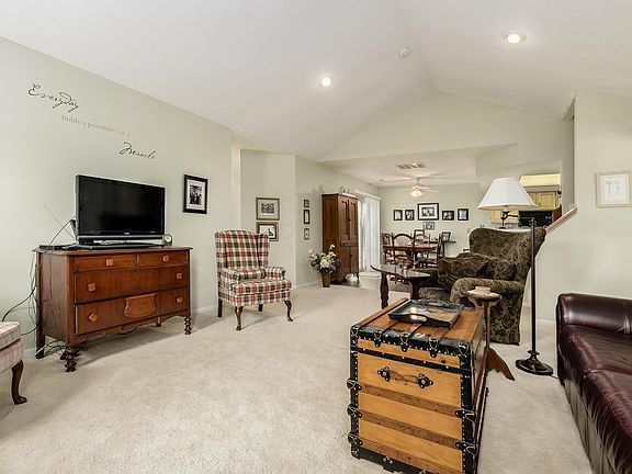 4th image of 9464 Clermont Blvd