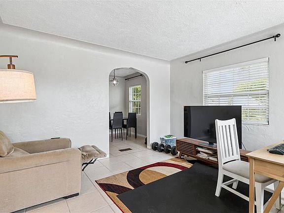 3rd image of 1500 30TH AVENUE N