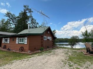 N10115 Mountainside Dr, Crivitz, WI 54114