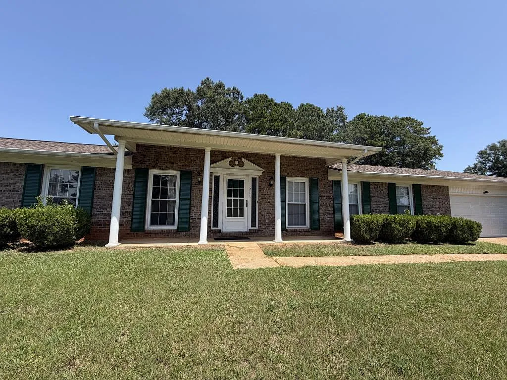 211 E Hickory Bend — Photo 2