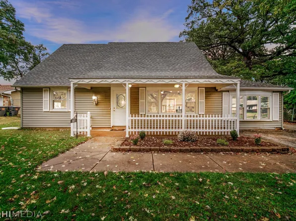 381 Clear Creek Dr, Valparaiso, IN 46385