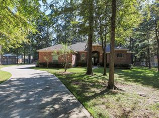 4 Timber Ln, Conroe, TX 77384