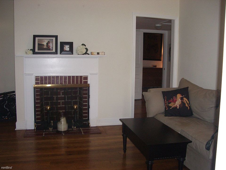 2nd image of 2008 Stanford Dr SW