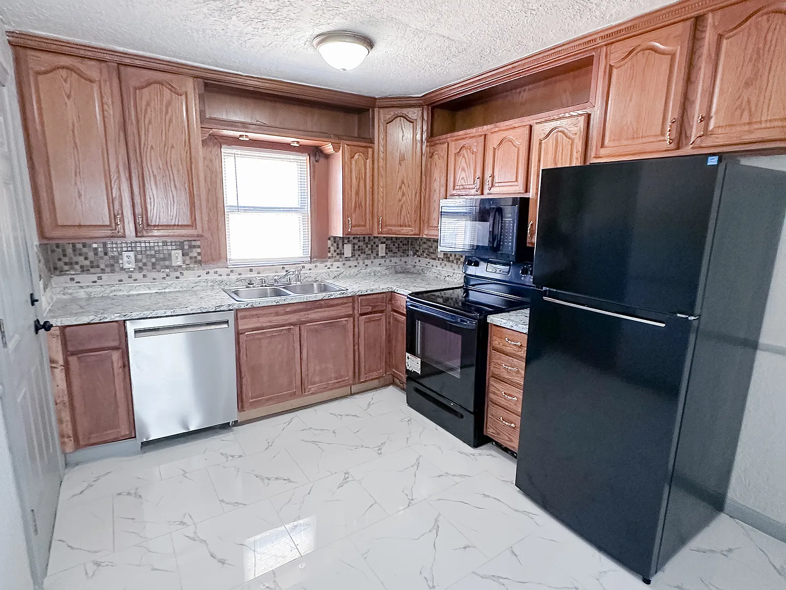 3 bed, 1008 sqft, $750 — Photo 4