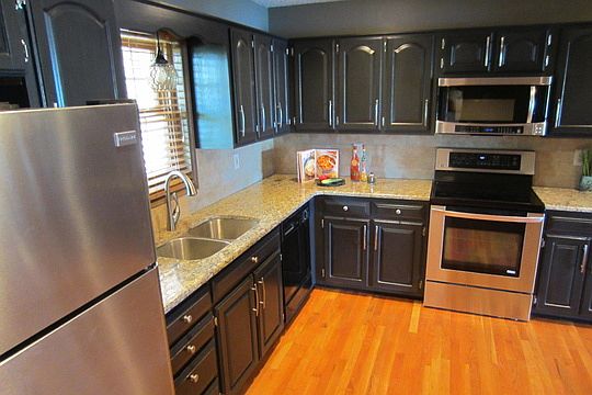 3rd image of 2929 Cantaberry Dr