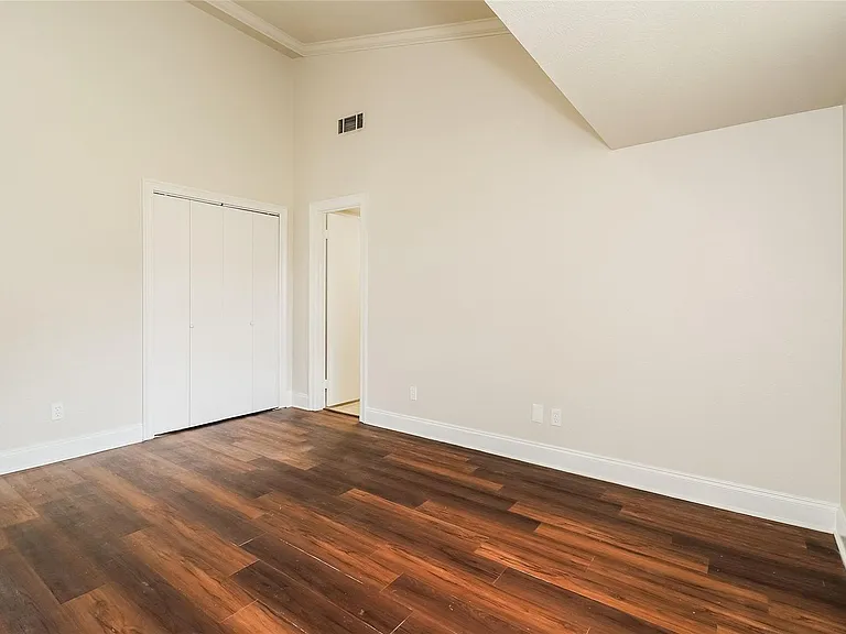 4204 Ireland Dr — Photo 15