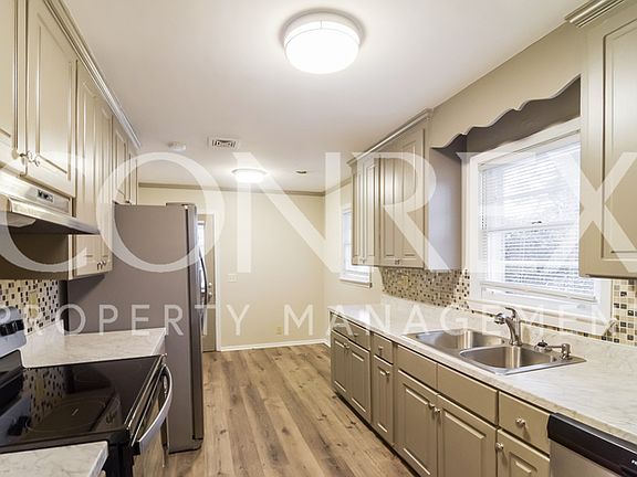 5th image of 213 Bellehurst Dr