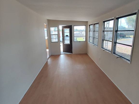 4th image of 396 Calamanda Ave