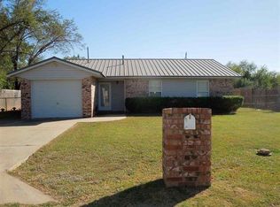 816 Wisconsin St, Geronimo, OK 73543