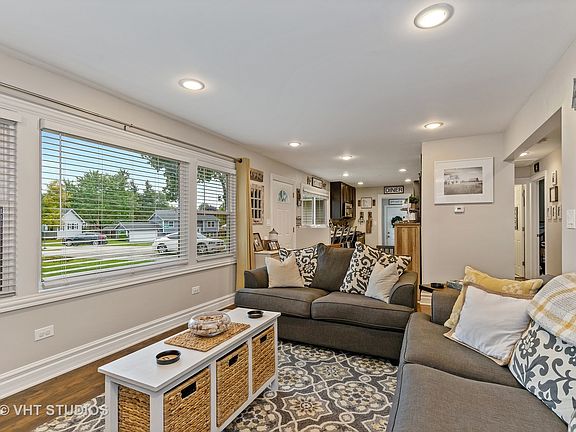 2nd image of 2121 Woodlane Dr