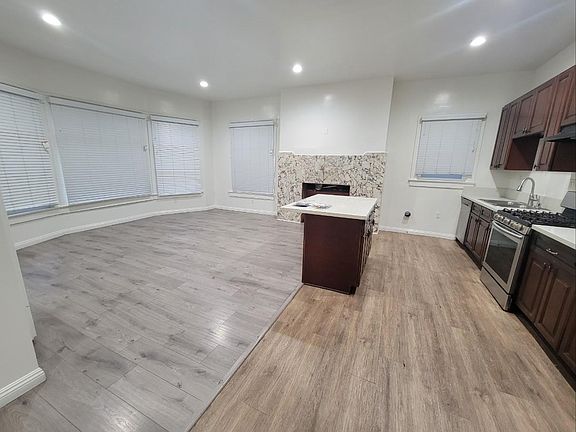 5th image of 2217 S Hobart Blvd #1