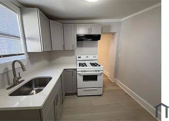 1114 Lancaster Ave — Photo 8