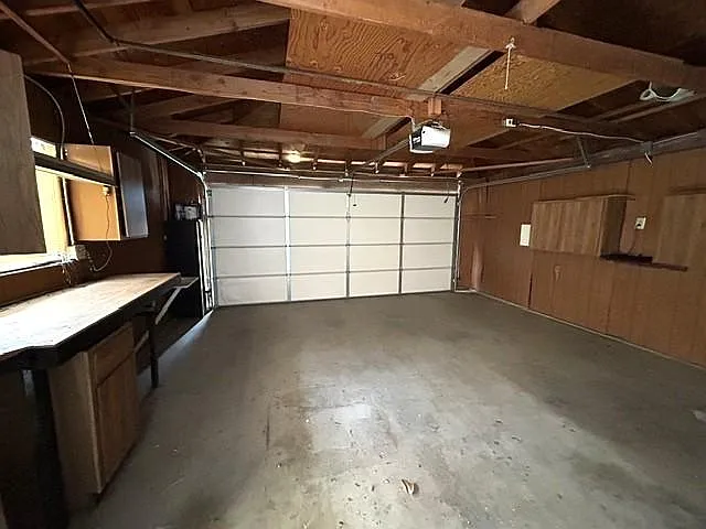 716 Robert Dr — Photo 15