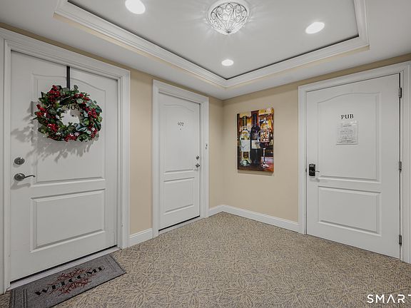 2nd image of 461 Bank Street #402
