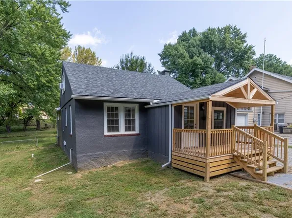 2701 Karnes Rd, Saint Joseph, MO 64505