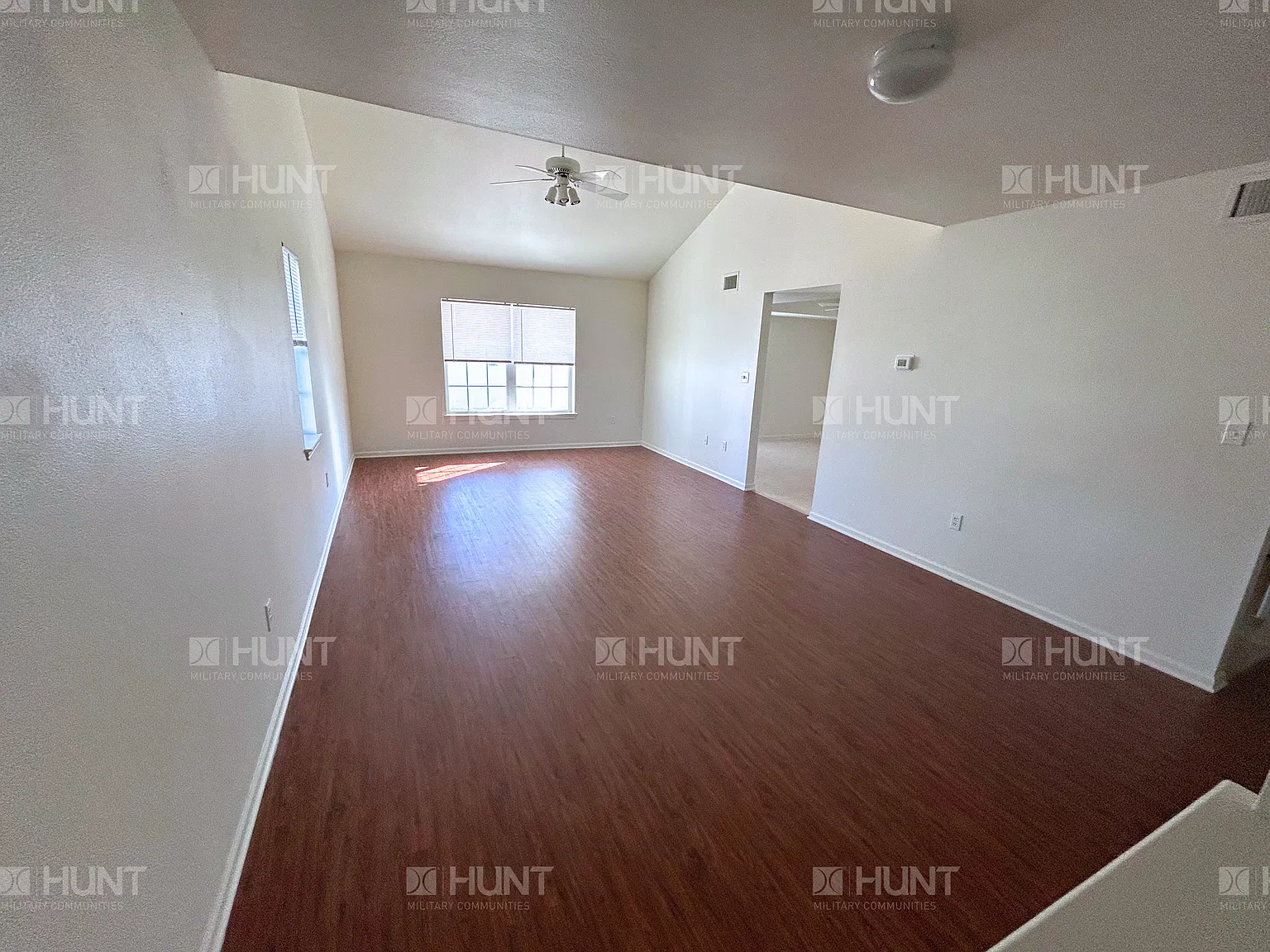 3 bed, 2.5 bath, 1861 sqft, $1,900 — Photo 2