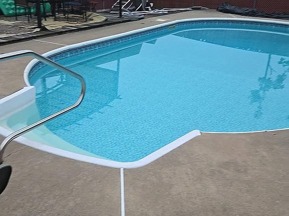 5th image of 1544 Spring Garden Ave