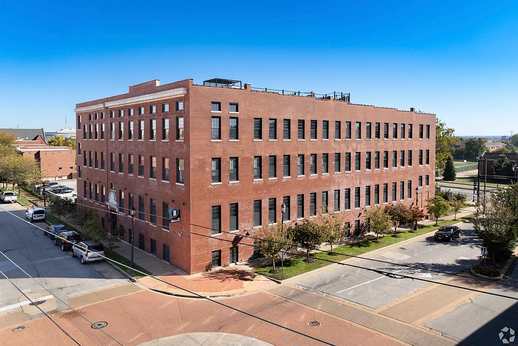1 bed, 750 sqft, $1,650 — Photo 3