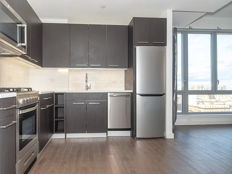 321 W 110th St #11C — Photo 5