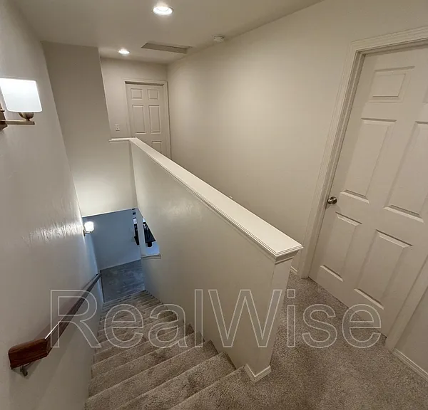 623 Heber Ln — Photo 8