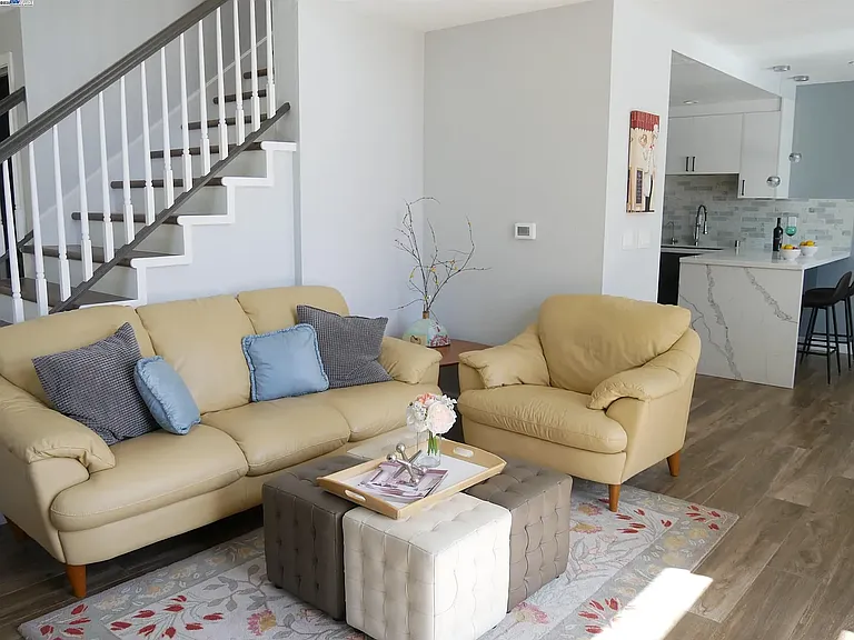 537 Ivy Pointe Cir — Photo 12