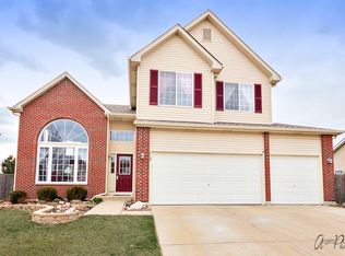 713 Wimbleton Trl, McHenry, IL