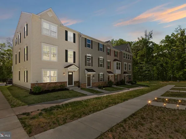1126 Dovetail Cir, Fredericksburg, VA 22401