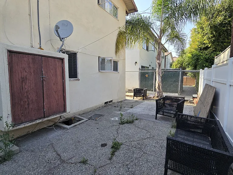 1132 S Holt Ave #3 — Photo 13
