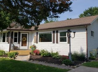 9180 Riverside Dr, Brighton, MI 48116