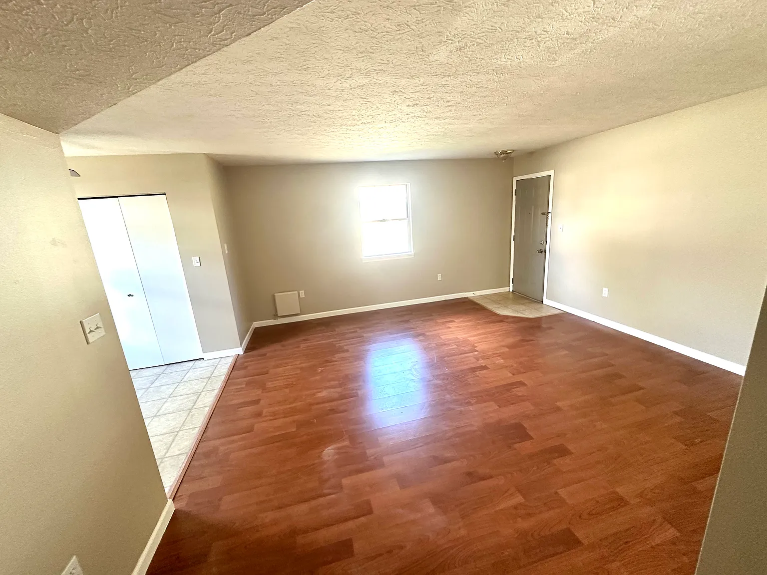 S 6th St, Herrin — Photo 3
