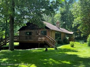 17 Center Rd, Hawley, PA 18428