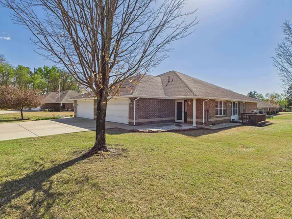 1532 Meadowhill Dr, Mountain Home, AR 72653