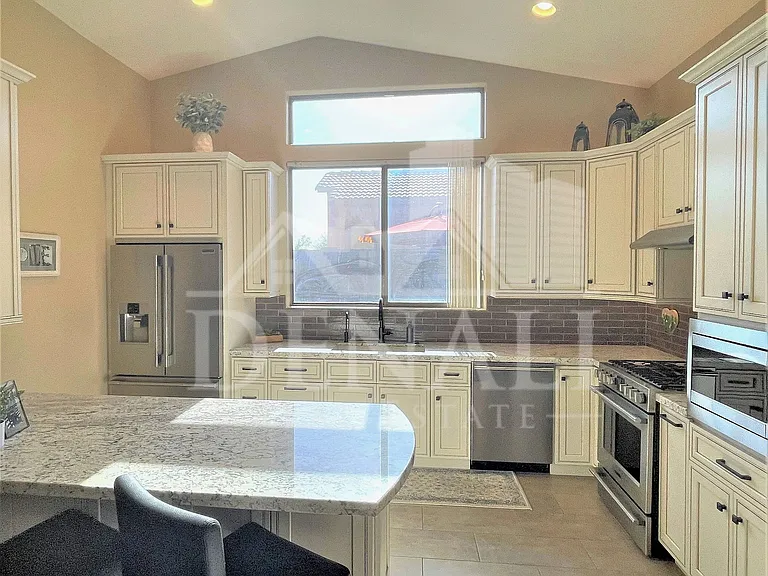 1506 N Sierra Hts — Photo 9