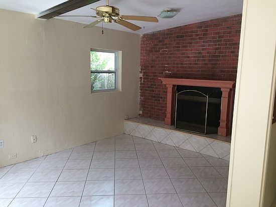 2nd image of 3005 W Amelia St