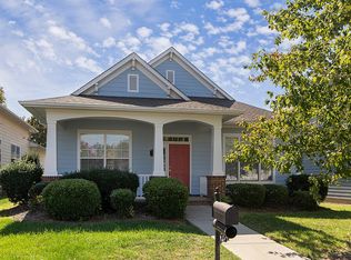 1213 Gainsborough Dr, Matthews, NC 28104