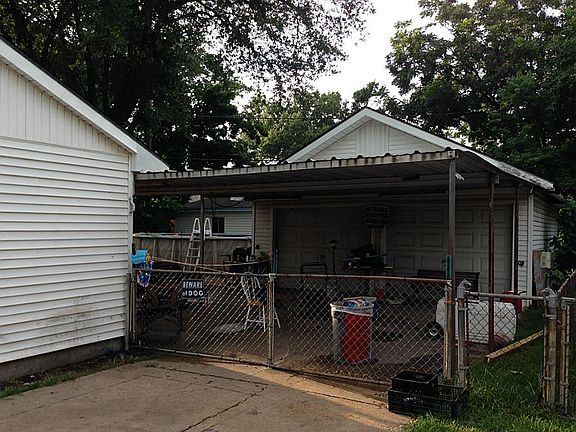 Spacious Carport