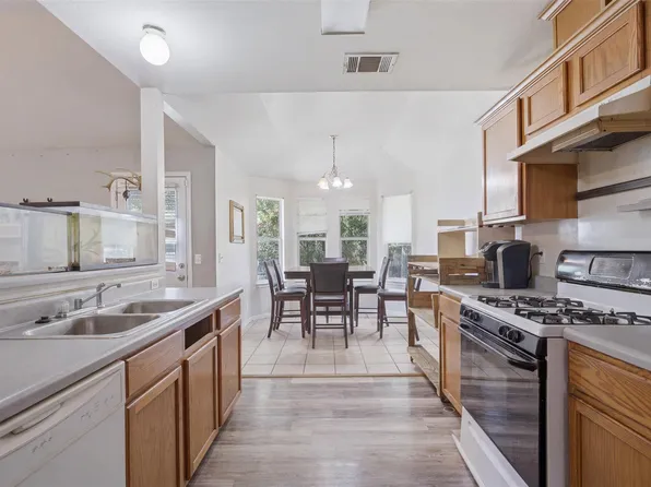 218 Juniper Dr, Georgetown, TX 78626