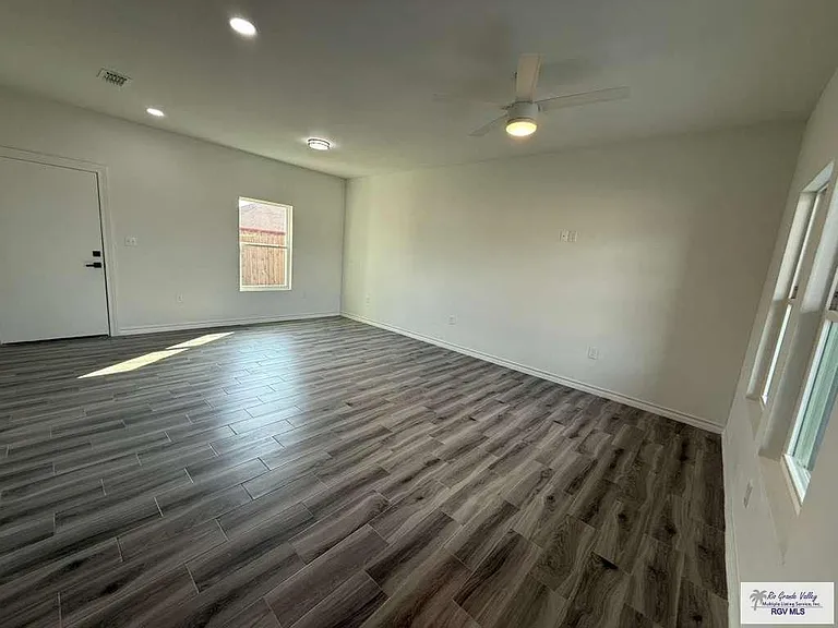5160 Alexa Rd — Photo 2