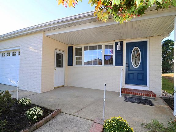 5th image of 186 Bonaire Dr