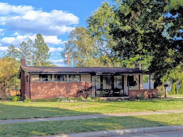 9054 Iowa St, Livonia, MI 48150