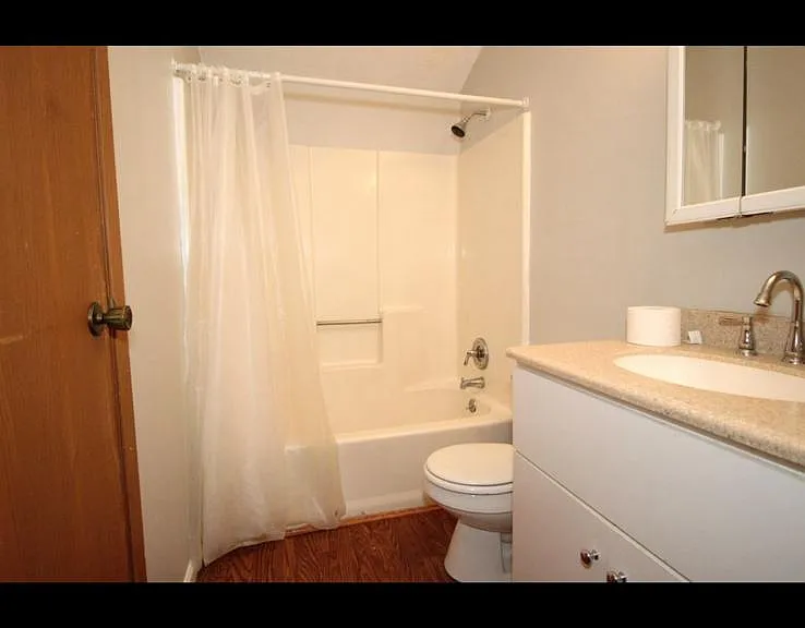 700 N Adelaide St #112 — Photo 8