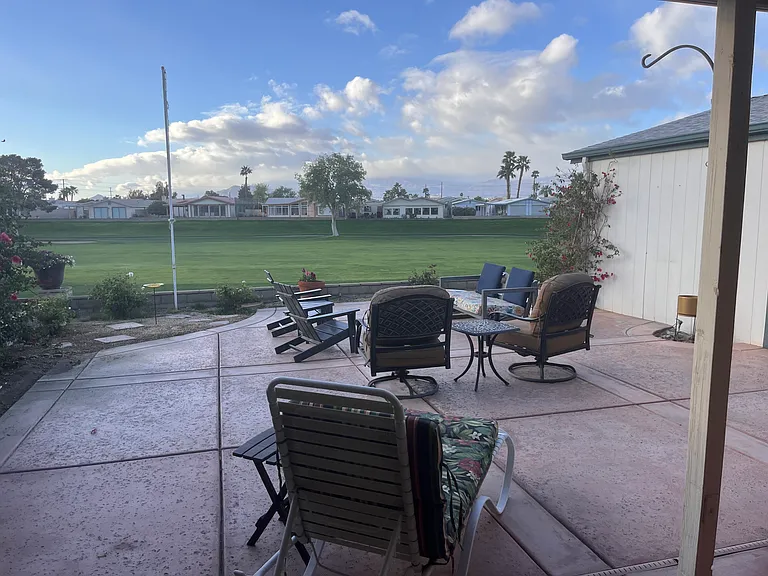 Elizabeth Dr — Photo 33
