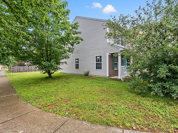 3rd image of 1941 Lost Trail Ln