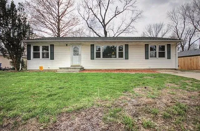 1503 S Mattis Ave photo 1